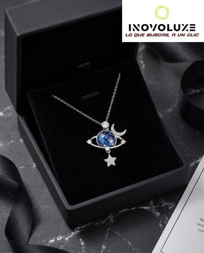 Inovoluxe Celestia™ - Collar Galaxia Azul y Estrellas